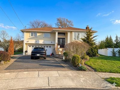 2470 Shelly Ct