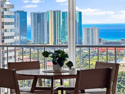 1520 Ward Ave APT 1402