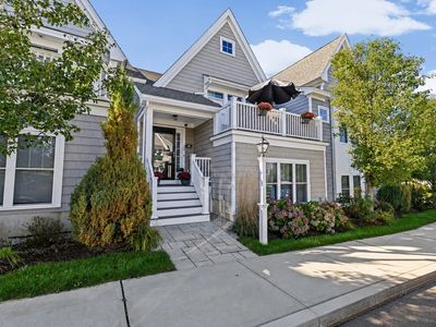 30 Sunflower Way