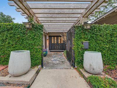 10034 Meadow Lake Ln