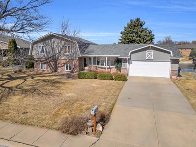 4626 Parklane Dr