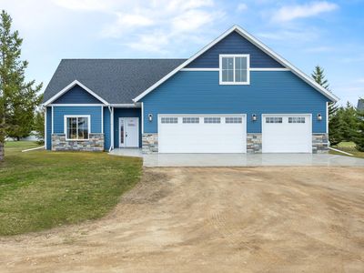 Property at 209 Woodcrest Dr, Breckenridge, MN