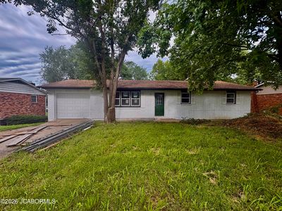 1809 Iris Dr