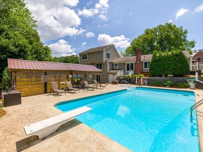 3 Arrowhead Ave
