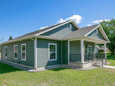 1656 W Lexington Ave