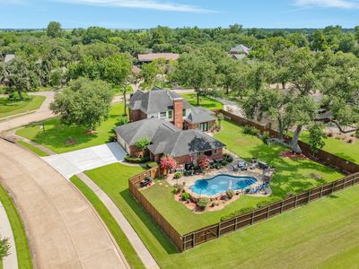 52 Chesswood Ct