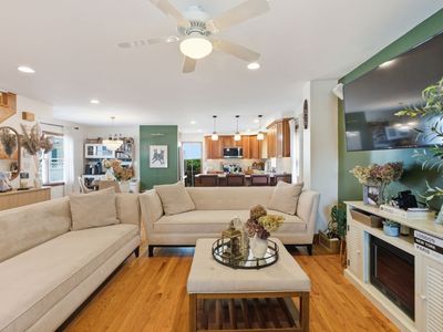 35 Triton Ave