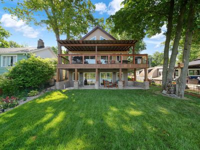 652 Swains Lake Dr