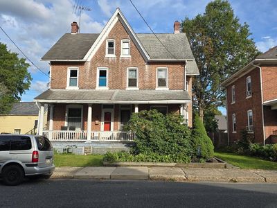 19 S 8th St