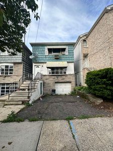 276 Chapel Ave