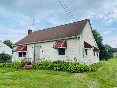 206 Cedar St