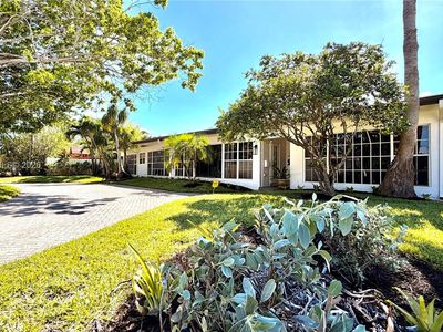 2409 Bayview Dr