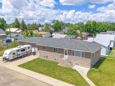 901 4th Ave W
