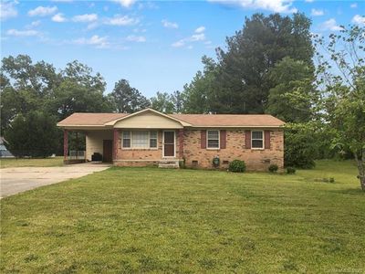 2335 Country Club Dr