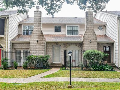 800 Country Place Dr UNIT 606