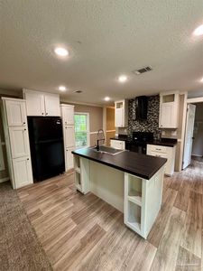 6923 Datura St
