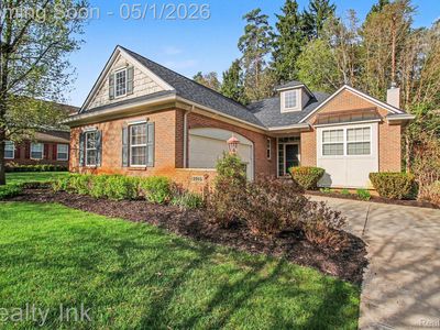 2745 Signature Cir