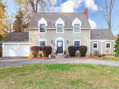 9482 Grosse Ile Pkwy