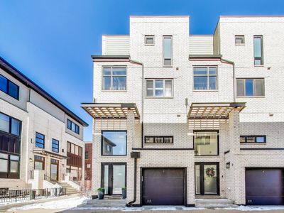 2301 N Rockwell St #1