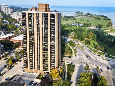 929 North Astor STREET #405