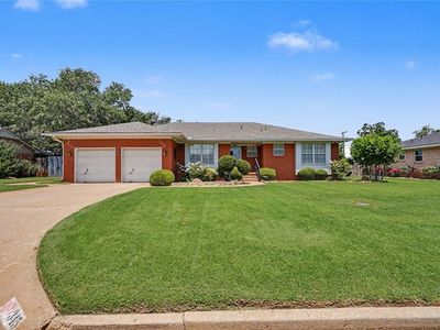 345 Lakeside Dr