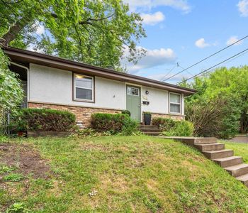 318 8th Ave NE