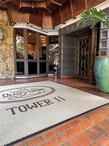 2000 Towerside Ter APT 905