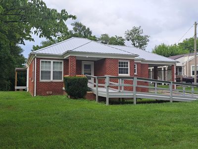 59 Brown Ave