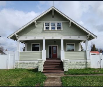 118 E Lincoln Blvd