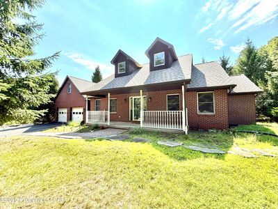 Property at 9 N Fairways Cir, Hazleton, PA