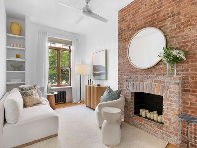 110 W 71st St APT 3A