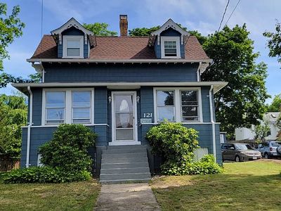 121 Bridge St