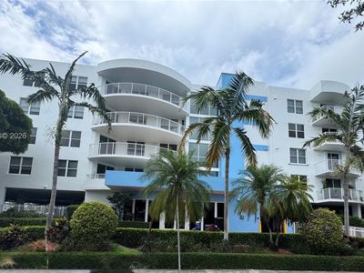 1555 N Treasure Dr APT 313