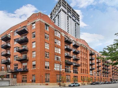 360 W Illinois St APT 231
