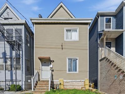 521 Maple Ave
