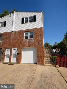 584 Green Ln