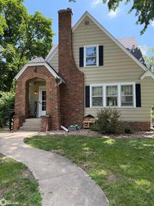 Property at 212 N 9th St, Oskaloosa, IA