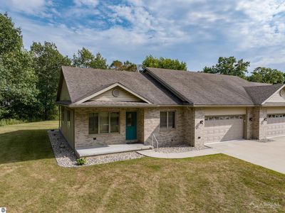 5862 Huron Woods Dr