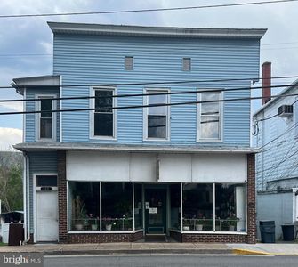 109 N Main St