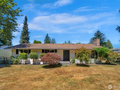 533 E Division Street