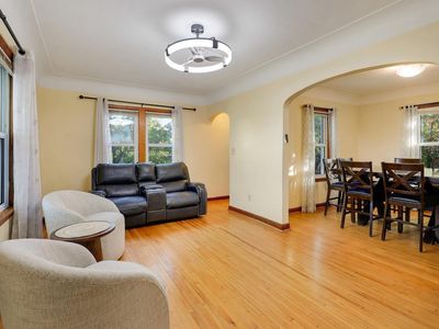 1322 Reaney Ave