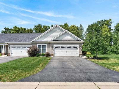 933 Pathway Ln