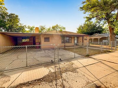 621 Campana Dr