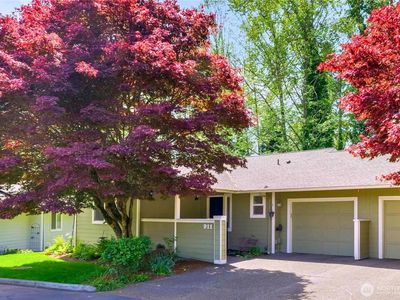 911 NW Leisure Lane