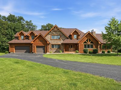6125 Tulip Ln