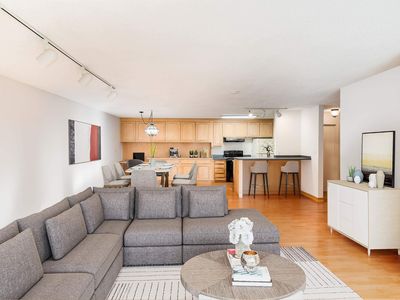 960 Shorepoint Ct APT 320