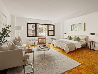 335 E 51st St APT 3H