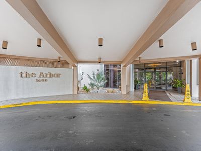 1400 Saint Charles Place #616