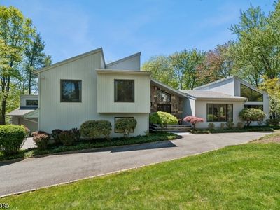 10 Hawthorne Ct