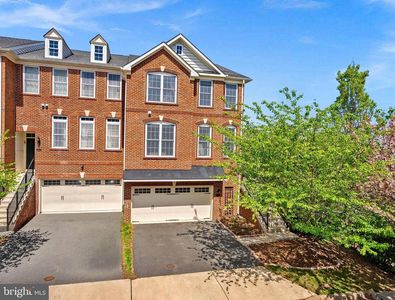 200 Croft Sq
